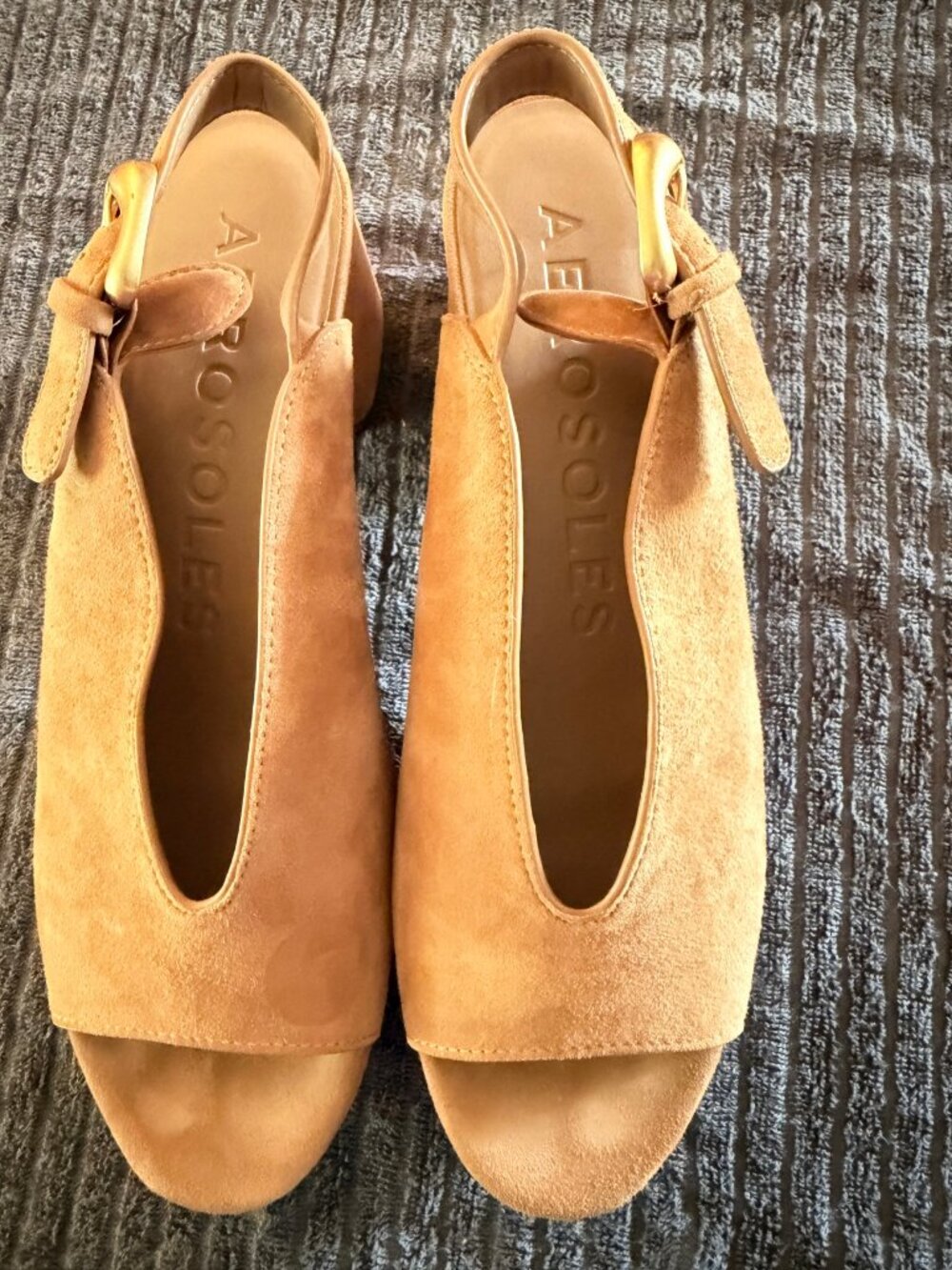 Aerosoles Cornelia Tan Suede Slingback Wedge Heels Gold Buckle 8.5 EUC